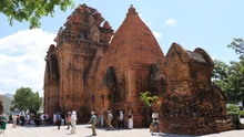 Khám phá vẻ đẹp di sản các tháp Chăm ở Khánh Hòa