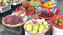 Nỗi lo an toàn từ trái cây nhập khẩu giá rẻ, không nguồn gốc