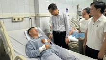 Vụ lật tàu trên vịnh Hạ Long: Tập trung tối đa điều trị cho nạn nhân