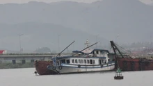 Vụ lật tàu trên vịnh Hạ Long: Tàu Vịnh Xanh còn đăng kiểm và đạt tiêu chuẩn an toàn