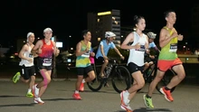 VnExpress Marathon Đà Nẵng 2025: Nữ runner bỏ cuộc khi cách đích 20 mét, mất chức vô địch đáng tiếc