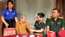 Ngày Thương binh - Liệt sĩ 27/7: Áo lụa nghĩa tình tri ân Mẹ Việt Nam Anh hùng