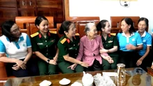 Ngày Thương binh - Liệt sĩ 27/7: Áo lụa nghĩa tình tri ân Mẹ Việt Nam Anh hùng