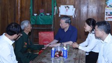 Tổng Bí thư Tô Lâm thăm gia đình Chiến sĩ Điện Biên Vàng A Chảo