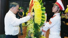Tổng Bí thư Tô Lâm dâng hương tưởng niệm các Anh hùng, Liệt sĩ tại Điện Biên