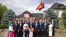 Chủ tịch Quốc hội Trần Thanh Mẫn gặp gỡ cộng đồng người Việt Nam tại Thụy Sĩ