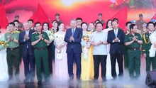 Tổng Bí thư Tô Lâm dự giao lưu nghệ thuật “Khắc ghi lời Bác - vang nhịp quân hành”