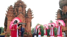 Tháng 7 về Làng Văn hóa tham dự lễ hội truyền thống