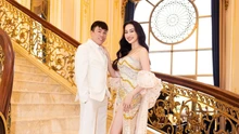 Hoa hậu Đoàn Hồng Trang sánh đôi cùng NTK Tommy Nguyễn tại sự kiện