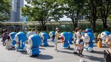 Đội quân Doraemon dễ thương "đổ bộ" Roppongi Hill sầm uất của Tokyo