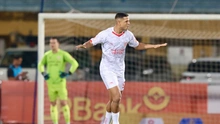 Filip Nguyễn thủng lưới ngay trận mở màn V-League, hậu vệ Việt kiều rời sân bằng cáng khiến CĐV lo lắng