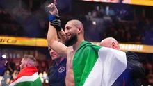 'Võ sĩ đáng sợ nhất' thắng áp đảo tại UFC 319, giành đai vô địch