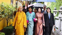 Phu nhân Chủ tịch nước và Hoàng hậu Bhutan thăm chùa Trấn Quốc