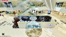 "MEGA SPACE MOLLY: Hello, Moon" - Vũ trụ nghệ thuật giữa lòng Hà Nội