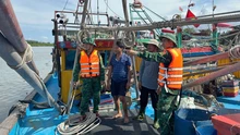 Thời tiết đêm 23/8: Bão số 5 cách đặc khu Hoàng Sa khoảng 230km về phía Đông Đông Bắc