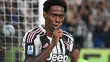 Juventus giành chiến thắng với 10 người ở vòng đầu tiên của Serie A mùa này