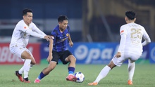 Đua trụ hạng V-League: Chọn đối thủ mà đá