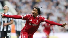 Liverpool thắng nghẹt thở Newcastle nhờ tài năng 16 tuổi
