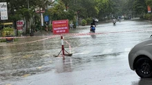 Cấm phương tiện đường bộ đi vào vùng tâm bão từ Thanh Hóa đến Quảng Trị