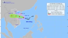 Áp thấp nhiệt đới cách thành phố Huế khoảng 430km về phía Đông