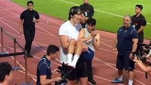 Son Heung Min bị 'người khổng lồ' MMA bế bổng gây sốt 