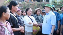 Phó Thủ tướng Chính phủ Hồ Đức Phớc thăm hỏi, động viên nhân dân và chỉ đạo khắc phục hậu quả mưa lũ tại Nghệ An