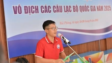 Học sinh trường chuyên giành HCV bơi sau khi vô địch Triathlon