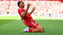 Sao mai 16 tuổi tỏa sáng ngay trận đấu ra mắt Liverpool tại sân Anfield