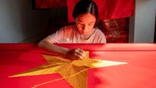 Làng cờ Từ Vân "nhuộm đỏ" những ngày tháng Tám lịch sử