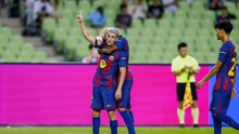 Barcelona: De Jong, Hansi Flick rất yêu mến Gavi!