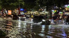 Cơn mưa lớn giải nhiệt cho Hà Nội sau nhiều ngày nắng nóng