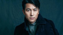 Tài tử Jung Woo Sung kết hôn sau sóng gió ở tuổi U60