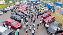 Xe điện MPV 7 chỗ của Vinfast bàn giao tới những khách hàng đầu tiên