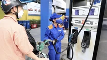 Giá xăng tăng hơn 200 đồng/lít