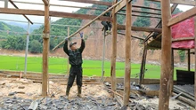 Khẩn trương xây mới, sửa chữa nhà ở giúp người dân vùng lũ Điện Biên