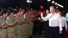 Lãnh đạo Đảng, Nhà nước dự Chương trình chính luận nghệ thuật ''Dưới cờ vinh quang''