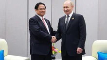Thủ tướng Phạm Minh Chính gặp Tổng thống Nga Vladimir Putin