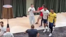 Ronaldo bị chỉ trích khi thiếu thân thiện, thậm chí còn chửi CĐV