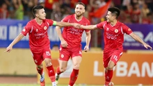 Quang Hải che mờ đương kim vô địch Nam Định, V-League ngày càng hấp dẫn