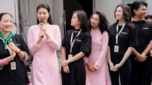 Lê Thiện Viễn và dàn diễn viên khai máy với "Thơ tình gửi ma-sơ"