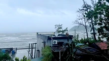 Bão số 9 giảm 5 cấp, gây lũ trên các sông ở khu vực Bắc Bộ, Thanh Hóa và Nghệ An