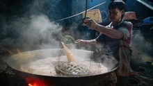 Làng nghề hấp cá Quy Nhơn giữ hồn biển trong từng mẻ cá
