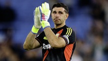 Emiliano Martinez đã tự hủy hoại bản thân lẫn đội bóng