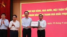 Đồng chí Trần Cẩm Tú thăm, động viên, hỗ trợ nhân dân tỉnh Thanh Hóa bị thiệt hại do cơn bão số 10