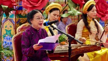NSND Thanh Hoài, NSƯT Phương Nga biểu diễn trong Lễ Vu lan ở Bảo tháp Mandala Tây Thiên