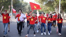 Cháy bỏng con tim yêu bóng đá Việt Nam tại UAE