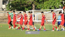Tuyển Việt Nam vượt khó tập luyện, HLV Park Hang Seo tâm lý