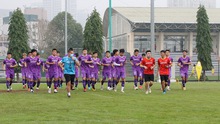 HLV Lee Young-jin cùng U23 Việt Nam dự Dubai Cup vào phút chót
