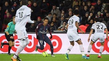 NGOẠN MỤC: Neymar solo qua 6 cầu thủ trước khi ghi bàn
