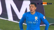 HÀI HƯỚC: Cầu thủ Trung Quốc liên tục bỏ lỡ cơ hội trước khung thành trống